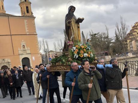 Los conquenses se enfrentan al frío y al viento para celebrar el día de San Antón