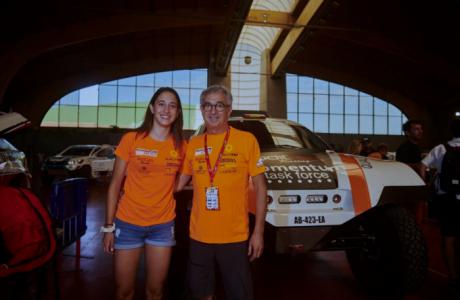 Manolo y Mo&#769;nica Plaza, padre e hija, forman equipo para competir en el Dakar 2020