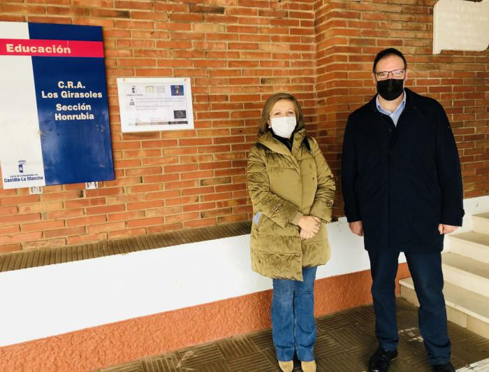 Honrubia reclama a la Junta los 196.000 euros que adelantó en marzo para pagar obras en el colegio y la vivienda tutelada