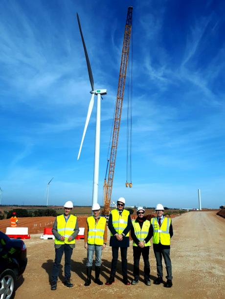 Juan Rodríguez visita las obras de construcción del parque eólico en Motilla del Palancar