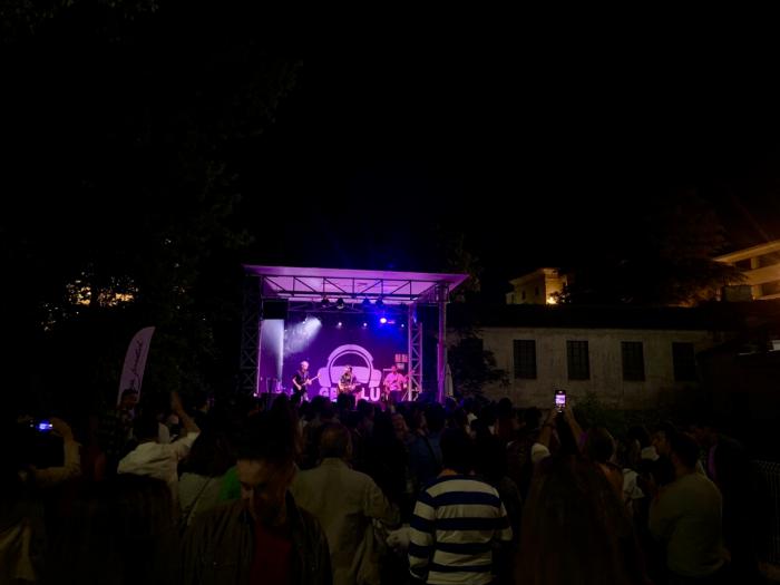 Cruz Roja celebra la asistencia de 350 personas al Tardeo Solidario y la notable afluencia de público joven