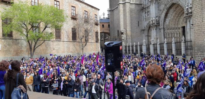 Más de 15.000 personas en la región se unen a los paros y concentraciones de UGT y CCOO