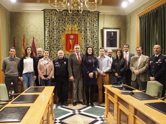 Cuenca incorpora 6 nuevos policías locales a la plantilla