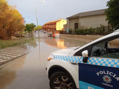 La fuerte tormenta del viernes por la tarde provoca una veintena de incidencias en la capital