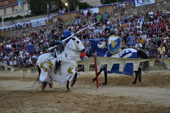 Tras una semana cultural dedicada a la mujer medieval, comienza el espectáculo en La Alvarada