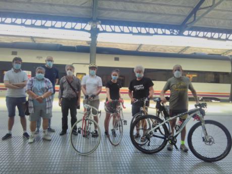 Una marcha en Bici+Tren entre Valencia-Utiel-Camporrobles reivindicará la reapertura de la línea y la perfecta conjunción intermodal entre la bici y el tren