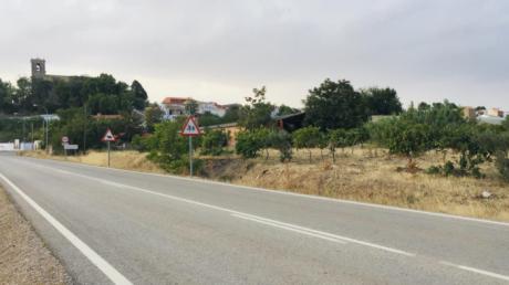 La alcaldesa de Tresjuncos insta a la Diputación a que aproveche unos terrenos que tiene la institución en este pueblo para construir uno de los Parques de Bomberos