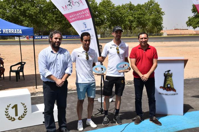 Martínez Chana asiste a la inauguración de la nueva pista de ciclismo de Mota del Cuervo en honor a los hermanos Herrada