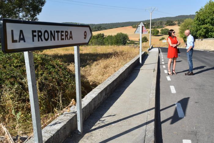 Invertido más de medio millón en asfaltar el camino que une La Frontera y Fresneda de la Sierra