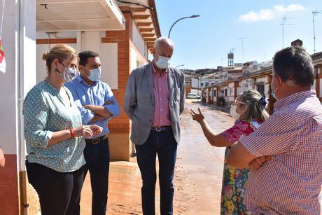 Junta, Diputación y Gobierno de España trasladan su apoyo a los vecinos de Iniesta