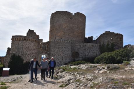 La Diputación invertirá 125.000 euros en la excavación y restauración del castillo y murallas de Moya