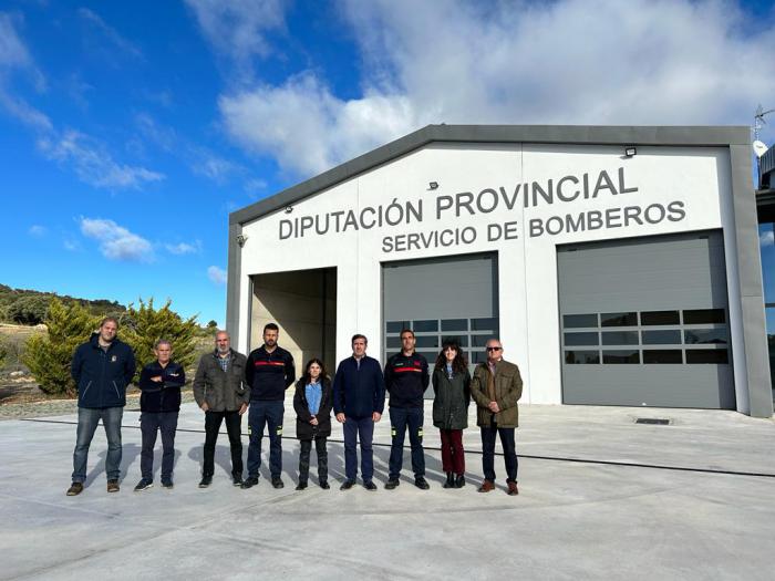 Concluyen las obras de los nuevos parques de bomberos de Priego y Cañete