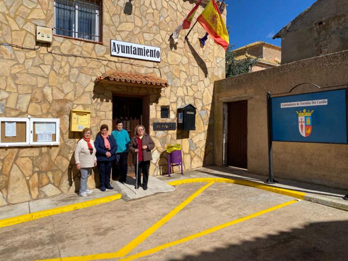 Los vecinos de Torrubia del Castillo llevan más de un mes y medio sin recibir cartas, “los paquetes tampoco nos llegan a tiempo”, se quejan