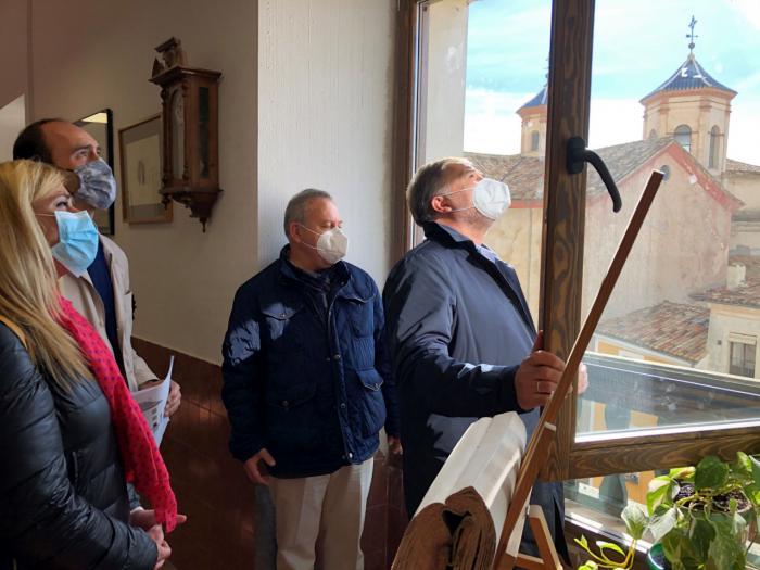 En marcha la sustitución de medio centenar de ventanas en el colegio ‘El Carmen’