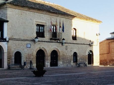 El PP de Villamayor pide al Ayuntamiento la bajada del IBI hasta el mínimo permitido, “para que el pueblo atraiga gente para vivir”