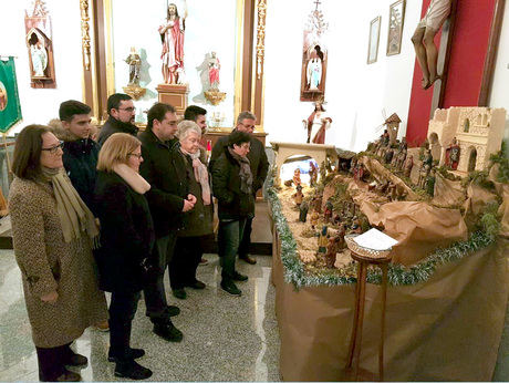 Diputación impulsa las tradiciones navideñas en Tarancón con su apoyo a la Asociación de Belenistas La Hoguera