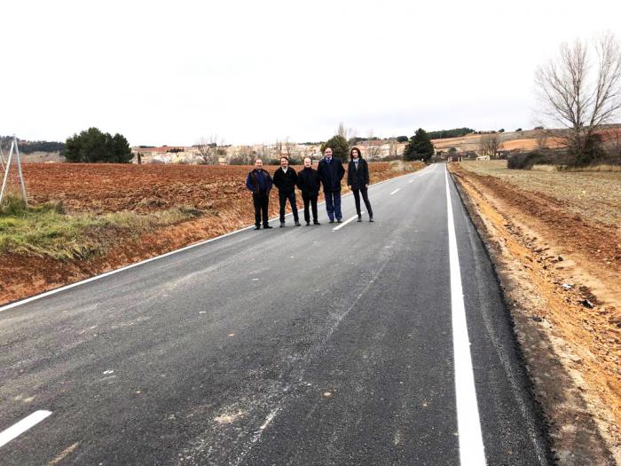 Concluyen las obras de mejora del firme de la carretera de acceso de Jábaga