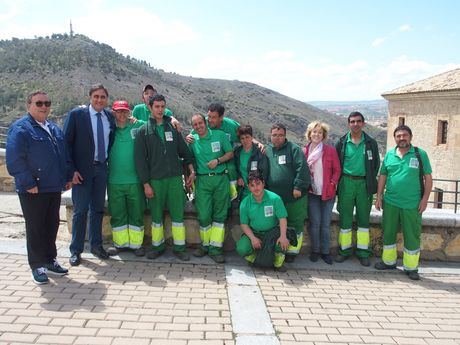 Mariscal felicita a ASPADEC por su buen trabajo en el proyecto de conservación de zonas verdes del Casco Antiguo