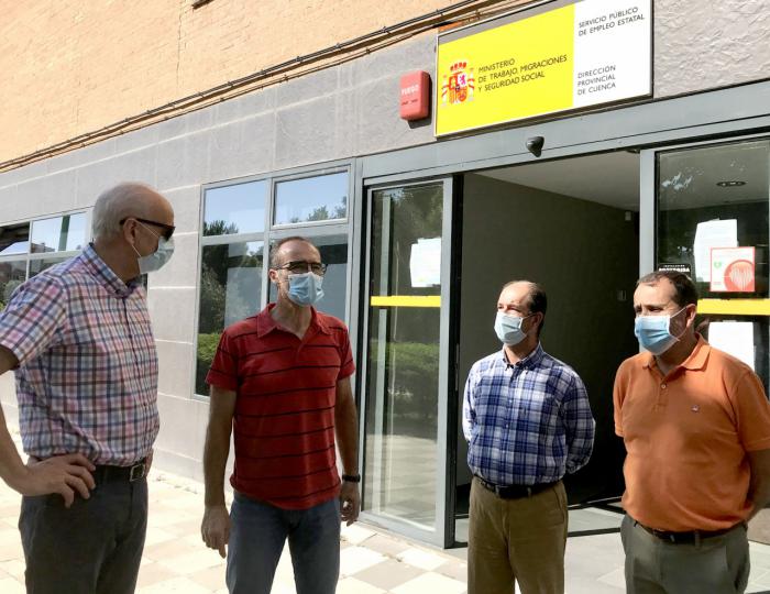 El subdelegado del Gobierno en Cuenca visita la oficina del SEPE para agradecer el trabajo realizado con motivo del covid-19