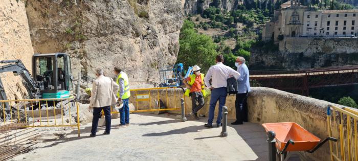 El Colegio de Ingenieros de Caminos se interesa por el desarrollo de las obras de la calle Canónigos