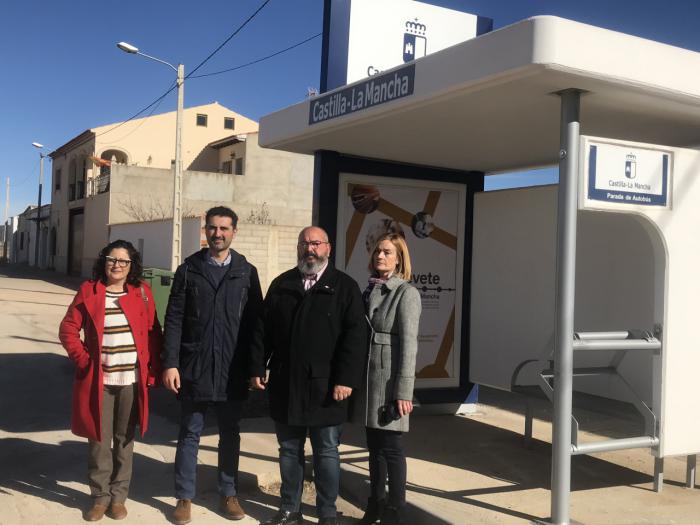 Se renuevan las marquesinas en paradas de autobuses interurbanos de doce municipios de la provincia esta legislatura