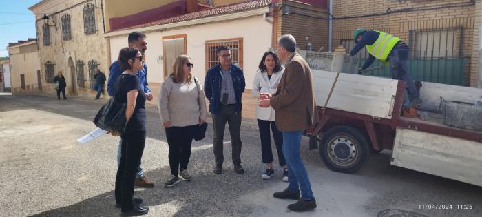Avanzan las obras de mejora en red de abastecimiento de agua en Villar de la Encina