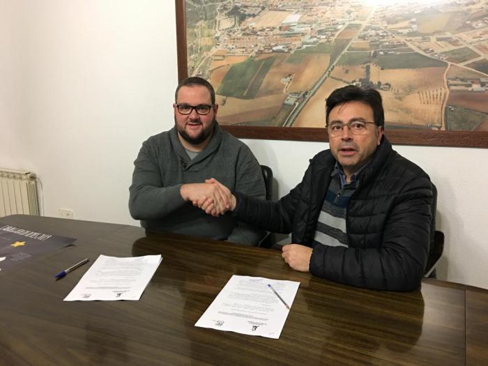 Firmado el convenio entre Ayuntamiento y la Asociación Cultural Los Perchas para la celebración de la Cabalgata de Reyes