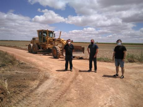 Mota del Cuervo continúa con la mejora de caminos rurales