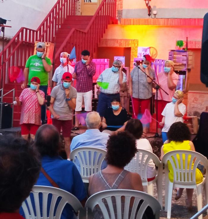 Una noche, casi normal, de verano y cuentos bajo la luna