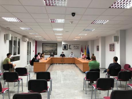 El pleno de Mota aprueba un reajuste de las tasas en servicios deportivos municipales