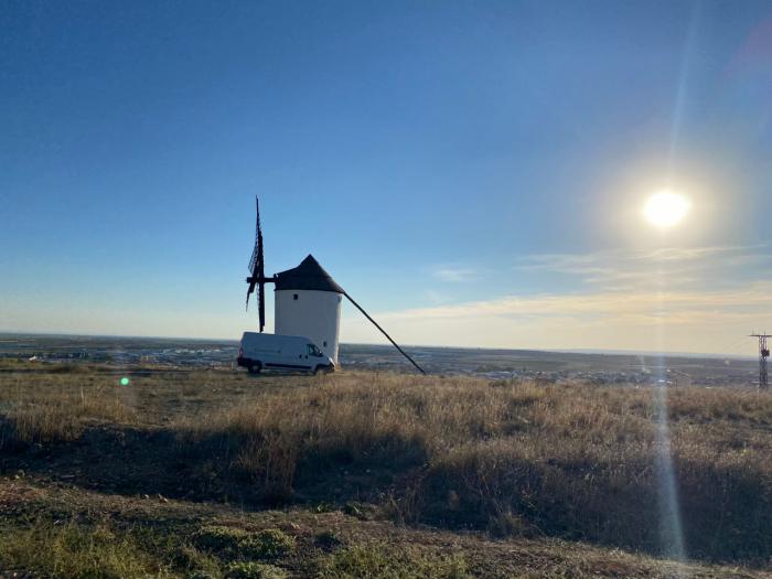 Inicio de la restauración de los molinos de viento de Mota