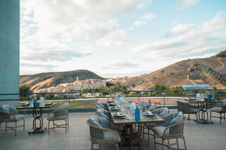 Natura Restaurante y Bistró recibe un “Solete Repsol” de verano de la Guía Repsol