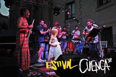 Carmen París pone al folklore por bandera en Estival Cuenca