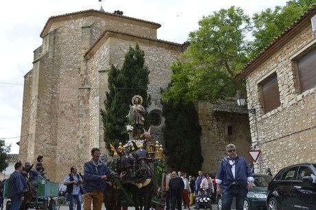 Los agricultores de Mota sacan a la calle al patrón de los agricultores y celebran San Isidro