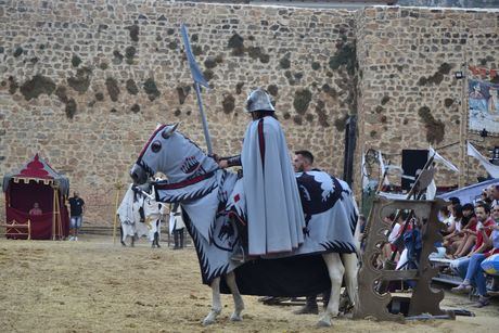 La Semana Cultural de Cañete da paso al espectáculo del fin de semana de La Alvarada