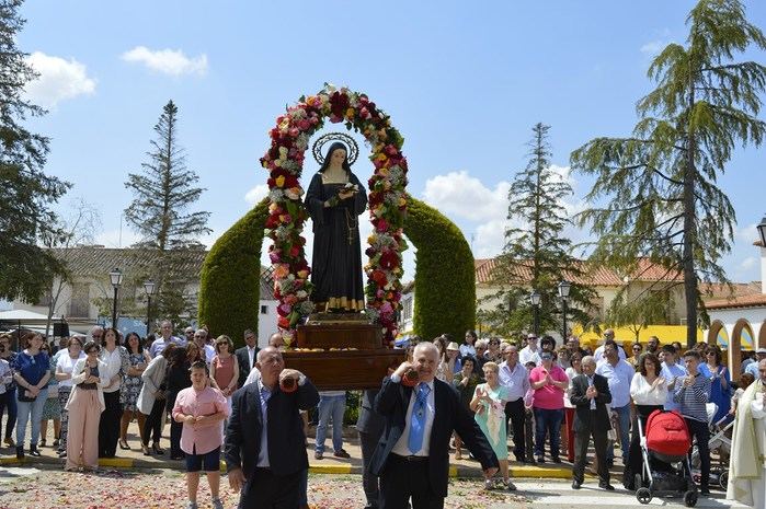 El barrio de Santa Rita de Mota del Cuervo se engalana para festejar a su Patrona