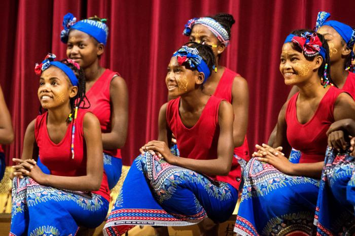 Malagasy Gospel visita Cuenca con su nueva gira, acompanadas de los artistas Depedro y Kilema