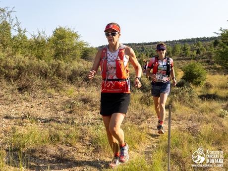 David Cano Visier y Raquel López Nieto conquistan el IX Trail de Salvacañete