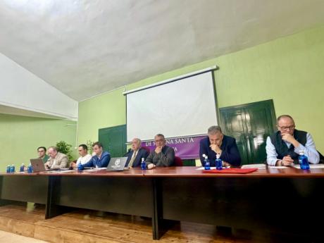 La Hermandad de San Juan cubre todos sus enseres en una subasta marcada por la implicación