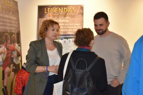 La exposición sobre grandes deportistas femeninas atrae a numerosos visitantes en Cuenca