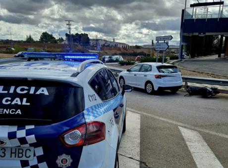 Colisión entre ciclomotor y coche en Cuenca deja un herido hospitalizado