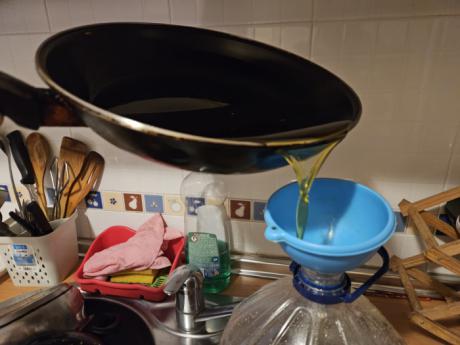 Más de 70 toneladas de aceite usado se reciclan en la provincia