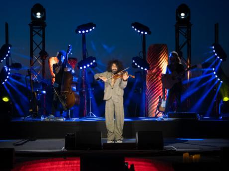 Ara Malikian y Martita de Graná hacen vibrar Segóbriga con dos llenos absolutos en ‘Actuamos en Patrimonio’