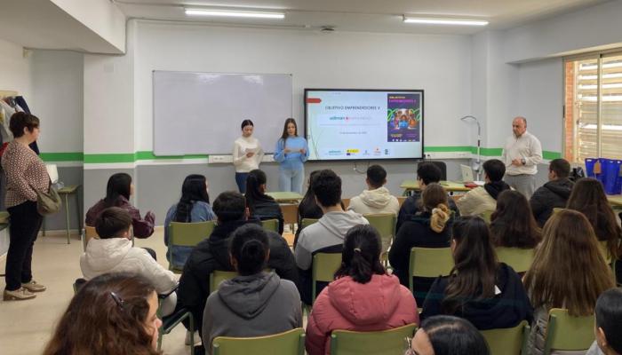 Jóvenes de Motilla del Palancar descubren con ADIMAN las posibilidades de emprender en el medio rural