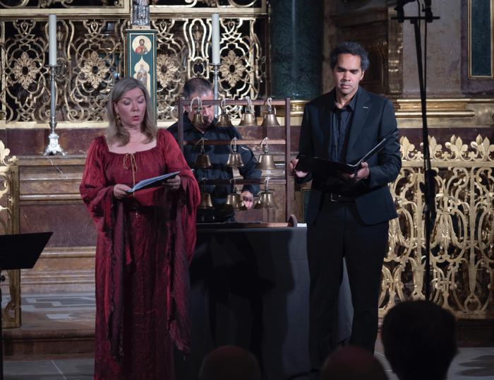 La música mística de Hildegarda von Bingen emociona en la Catedral de Cuenca dentro del festival Mirabilia