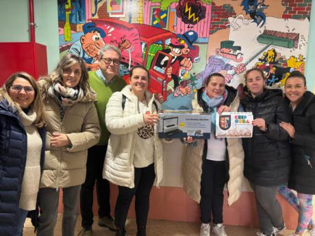 El colegio de Santa Ana colabora con un centro afectado por la DANA mediante una Fila 0
