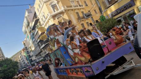 El desfile de carrozas de San Julián 2025 provoca cortes de tráfico este viernes en Cuenca