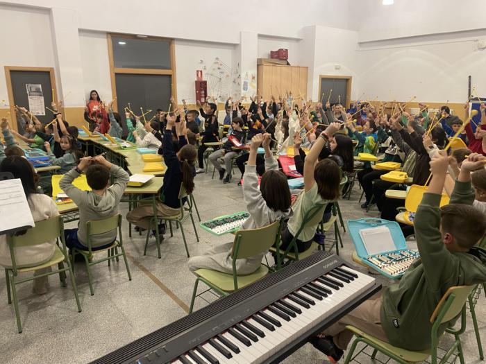 El Colegio Ciudad Encantada celebra Santa Cecilia con un taller musical para alumnos de primaria