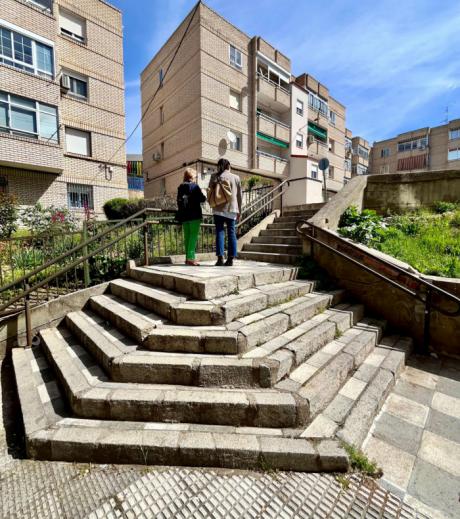 El PP exige mejoras en la conexión peatonal de Casablanca y reclama una rampa accesible