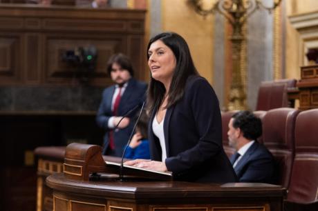 La diputada nacional del Partido Popular por Cuenca, Bea Jiménez, durante una comparecencia pública en la que ha defendido la revalorización de las pensiones sin condiciones.